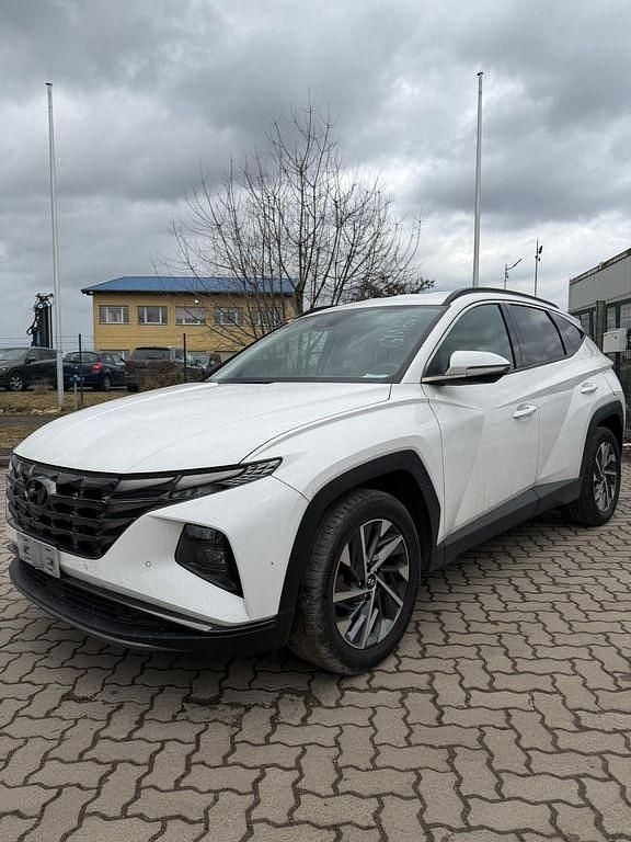 Gebraucht Hyundai Tucson Select 136 PS (100 kW) 2023 Weiß SUV