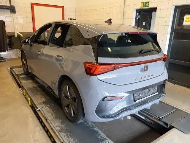 Gebraucht Cupra Born 150 kW (204 PS) 2024 Grau Kleinwagen