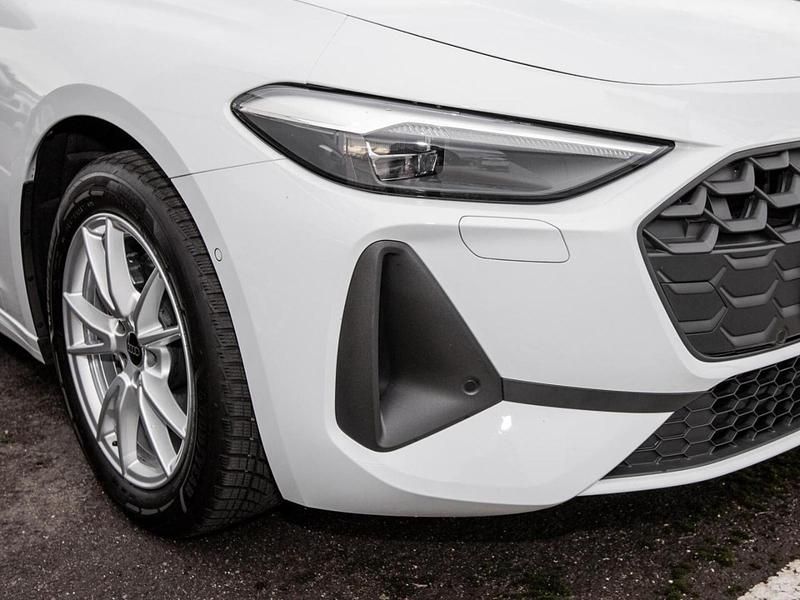 Gebraucht Audi A5 Ambiente 150 PS (110 kW) 2025 Gletscherweiß Coupé