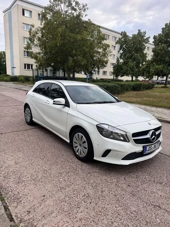 Gebraucht Mercedes A200 136 PS (100 kW) 2017 Kleinwagen