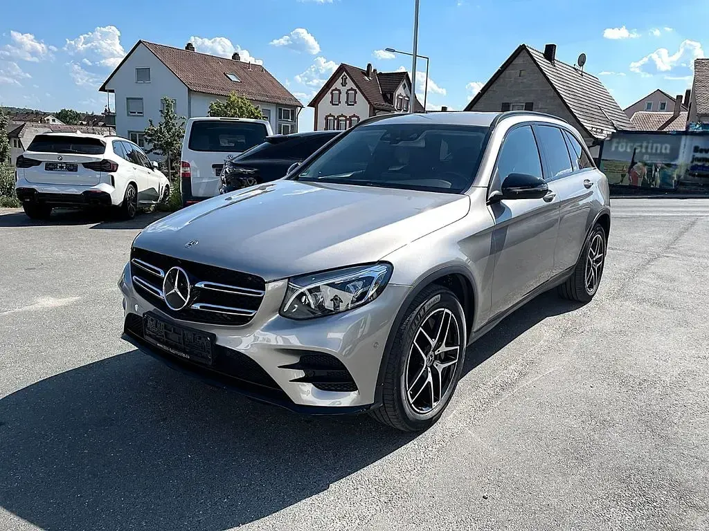 Gebraucht Mercedes GLC250 AMG 204 PS (150 kW) 2019 Mojavesilber metalliclack SUV