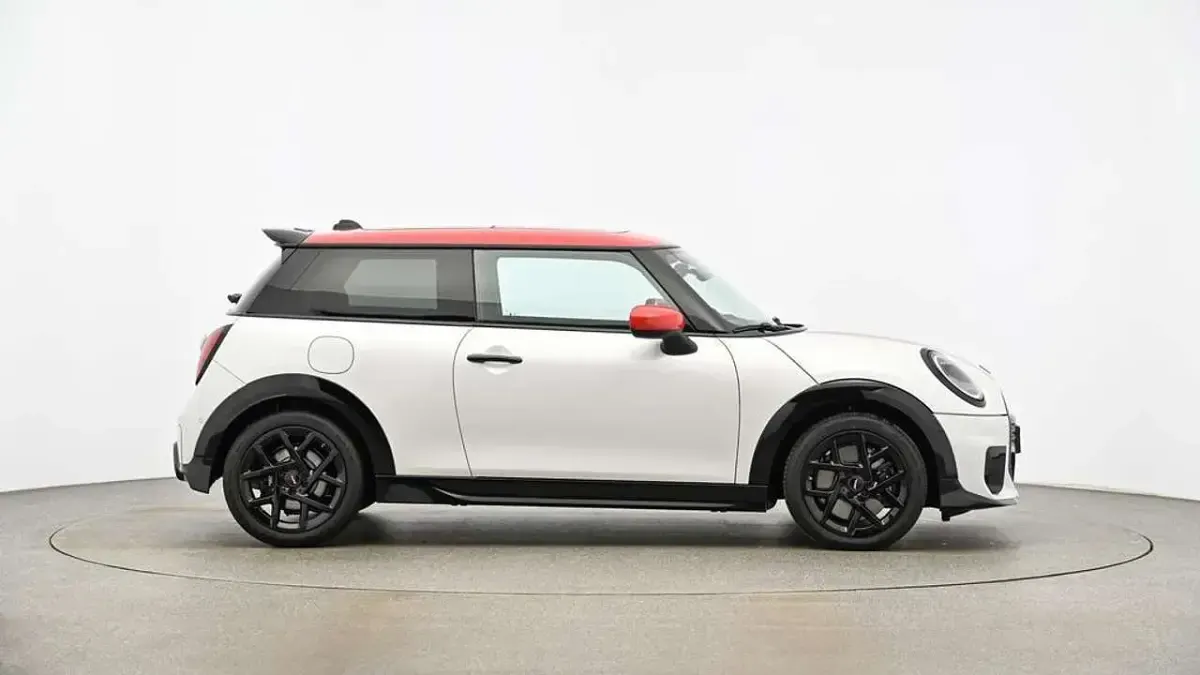 Gebraucht Mini John Cooper Works 156 PS (114 kW) 2024 Weiß Kleinwagen