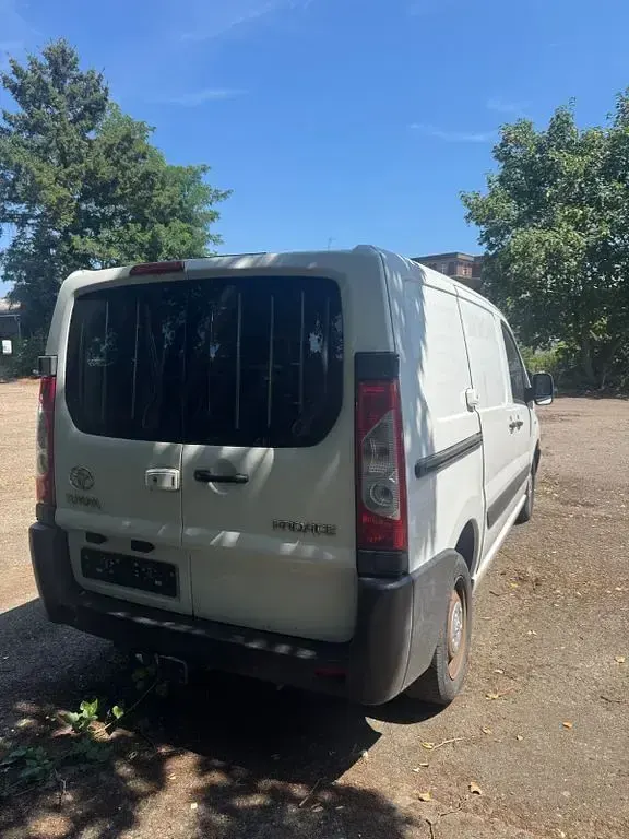 Gebraucht Toyota Proace 128 PS (94 kW) 2016 Weiß Van / Kleinbus