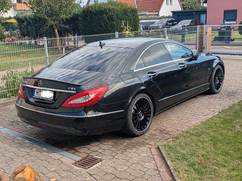Schwarz Gebraucht 2012 Mercedes CLS350 Coupé | 16.500 € (Fairer Preis) - Bild 1/4