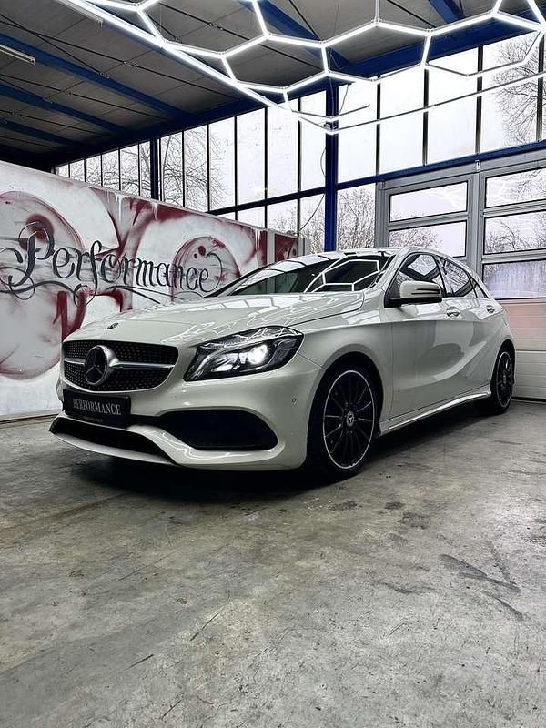 Calcitweiss unilack Gebraucht 2017 Mercedes A220 AMG Limousine | 17.499 € (Fairer Preis) - Bild 1/4