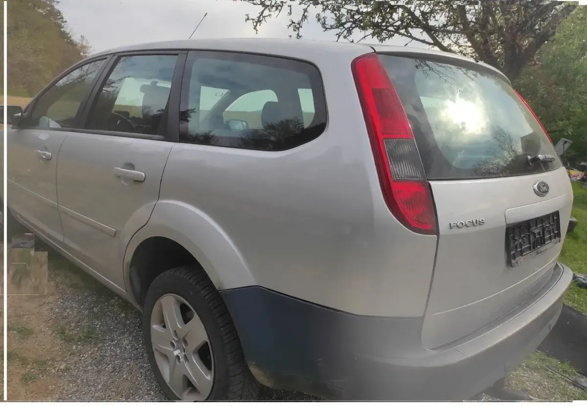 Gebraucht Ford Focus 101 PS (74 kW) 2007 Silber Kombi