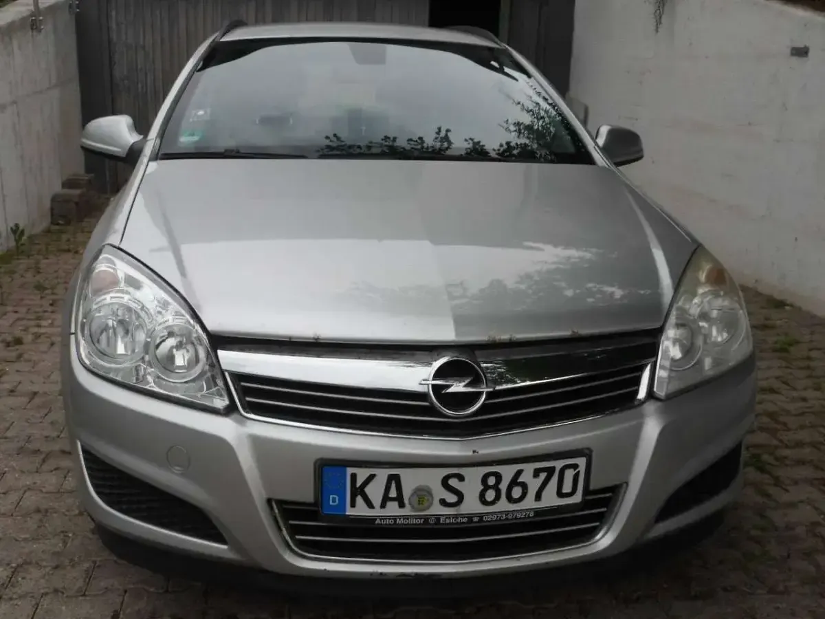 Gebraucht Opel Astra Selection 110 PS (80 kW) 2009 Silber Kombi