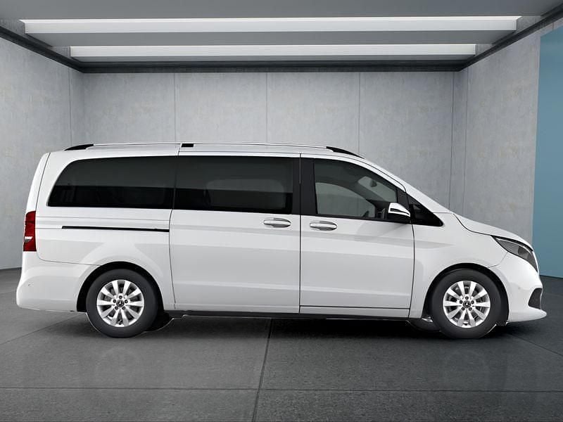Gebraucht Mercedes V220 163 PS (119 kW) 2022 Weiß Van / Kleinbus