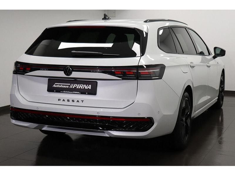 Neu VW Passat R-line 150 PS (110 kW) 2026 Weiß Limousine