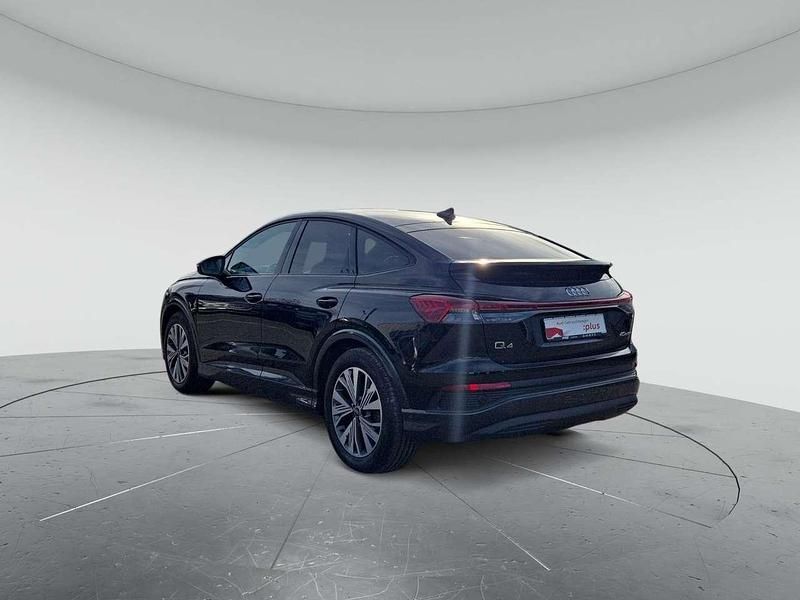 Gebraucht Audi Q4 e-tron 150 kW (204 PS) 2022 Mythosschwarz metallic SUV