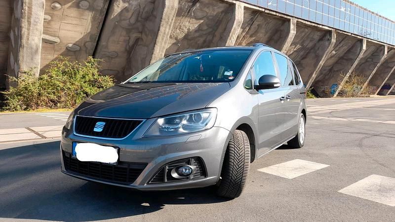 Grau Gebraucht 2013 Seat Alhambra Van / Kleinbus | 11.700 € (Fairer Preis) - Bild 1/4