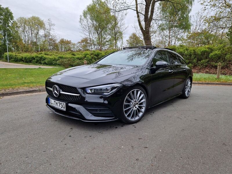 Schwarz Gebraucht 2019 Mercedes CLA220 Shooting Brake AMG Kombi | 29.000 € (Fairer Preis) - Bild 1/4