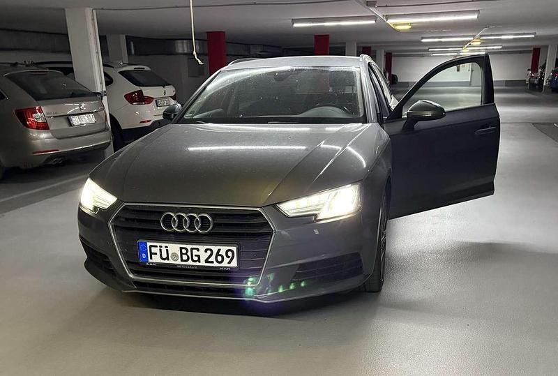 Grau Gebraucht 2016 Audi A4 Kombi | 17.199 € (Fairer Preis) - Bild 1/4