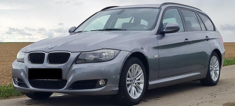 Grau Gebraucht 2012 BMW 318 Shadowline Kombi | 5.499 € (Superpreis) - Bild 1/4