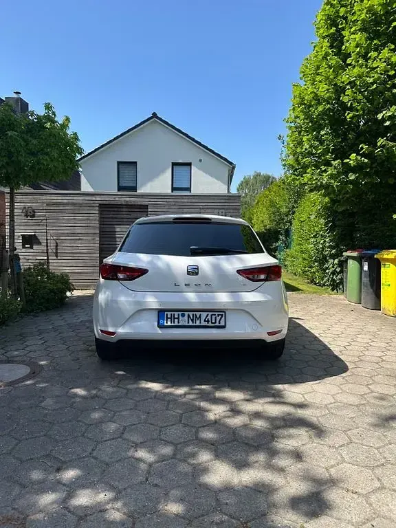 Używany Seat Leon SC Reference 105 KM (77 kW) 2013 Biały Hatchback