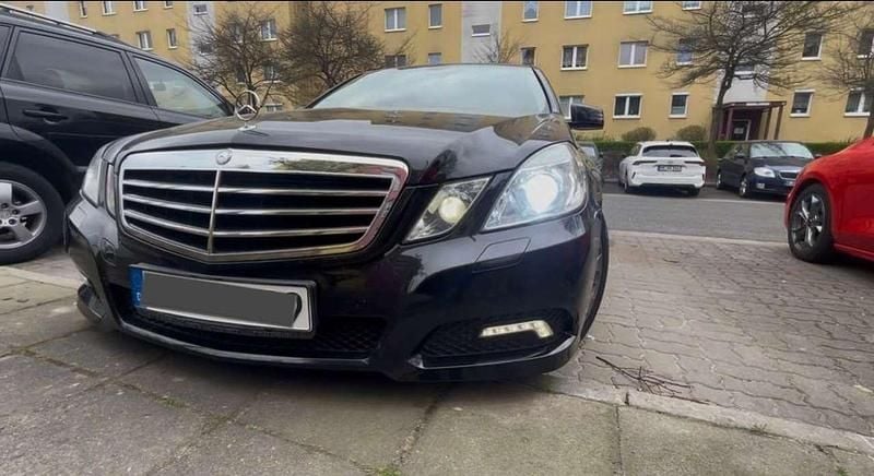 Gebraucht Mercedes E250 Avantgarde 204 PS (150 kW) 2009 Limousine