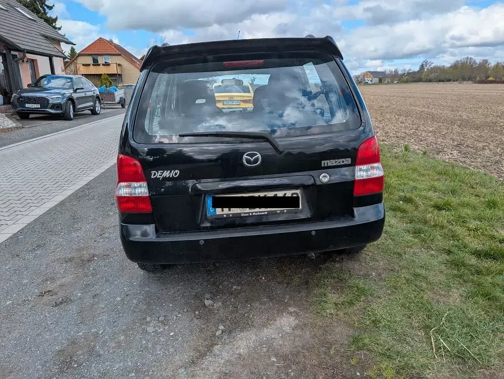 Gebraucht Mazda Demio 75 PS (55 kW) 2002 Schwarz Kleinwagen