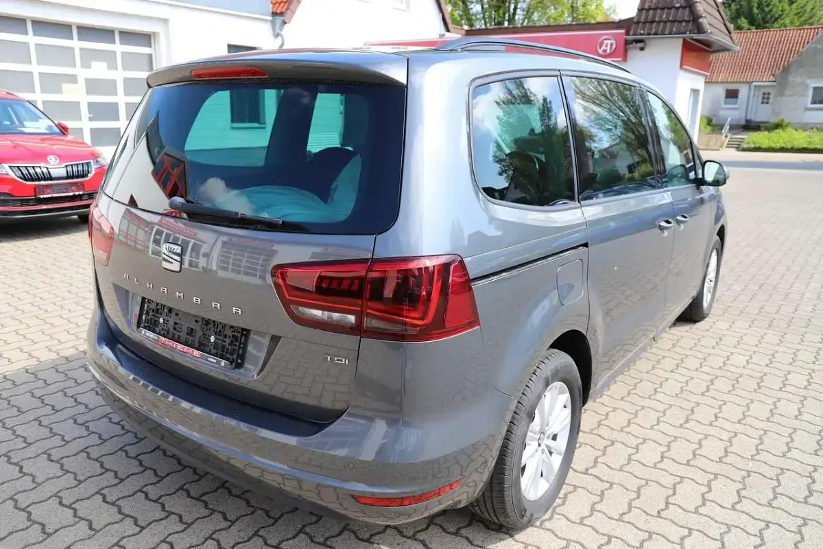 Gebraucht Seat Alhambra Style 150 PS (110 kW) 2017 Indiumgrau metallic Van / Kleinbus