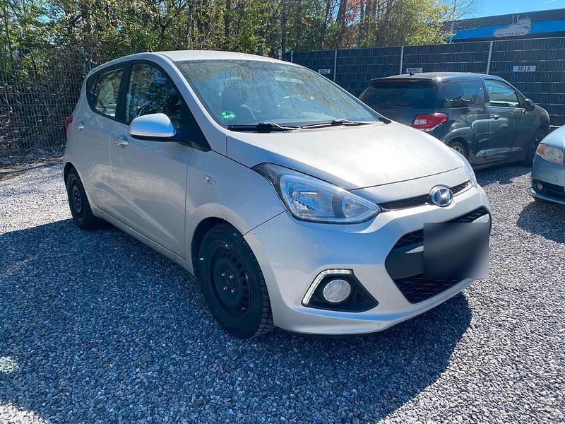 Gebraucht Hyundai i10 88 PS (64 kW) 2014 Silber Kleinwagen