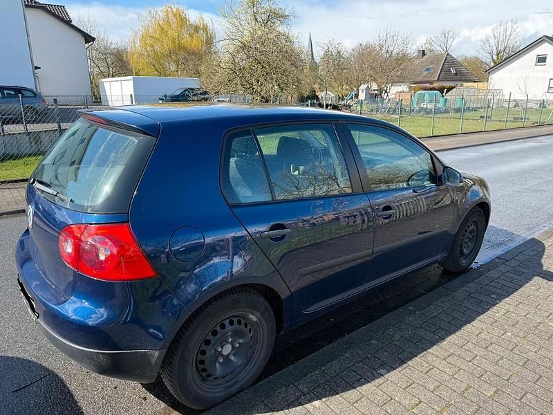 Gebraucht VW Golf V 75 PS (55 kW) 2005 Blau Kleinwagen