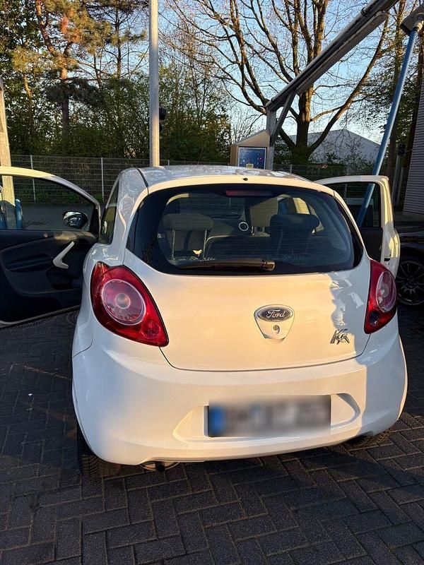 Gebraucht Ford Ka Titanium 69 PS (50 kW) 2009 Weiß Kleinwagen