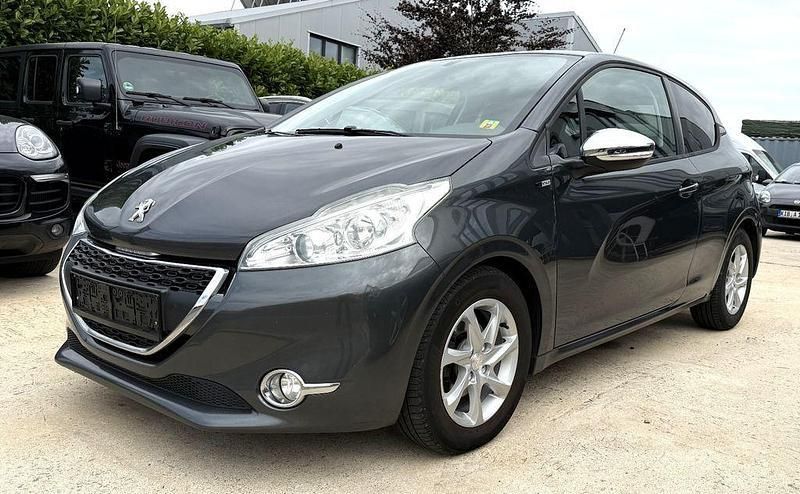 Gebraucht 2014 Peugeot 208 Style Kleinwagen | 4.990 € (Fairer Preis) - Bild 1/4