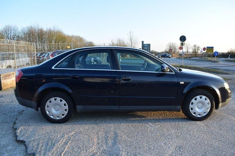 Gebraucht Audi A4 131 PS (96 kW) 2001 Blau Limousine