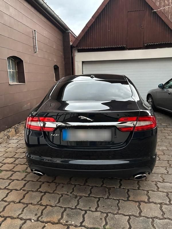 Gebraucht Jaguar XF 241 PS (177 kW) 2011 Schwarz Limousine