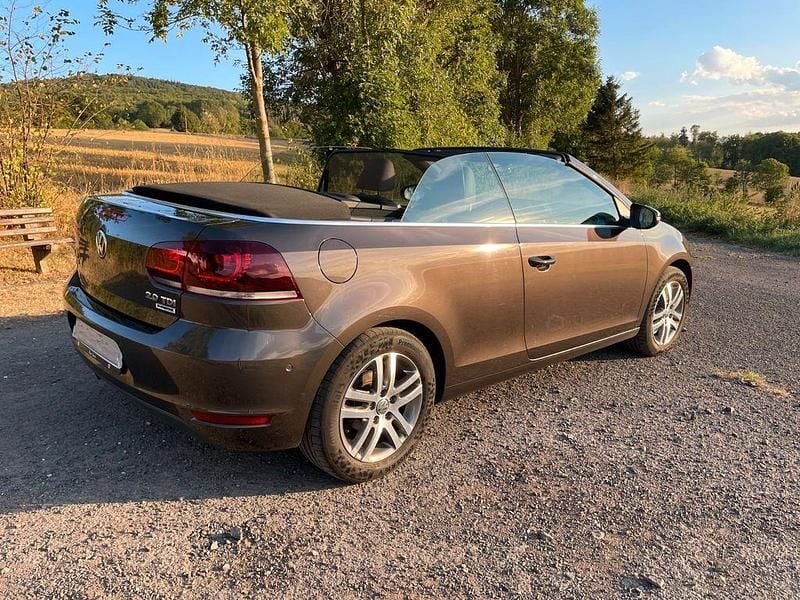 Braun Gebraucht 2015 VW Golf Cabriolet Cabrio | 11.500 € (Superpreis) - Bild 1/4