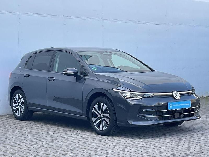 Gebraucht VW Golf VIII 150 PS (110 kW) 2025 Delfingrau metallic Limousine