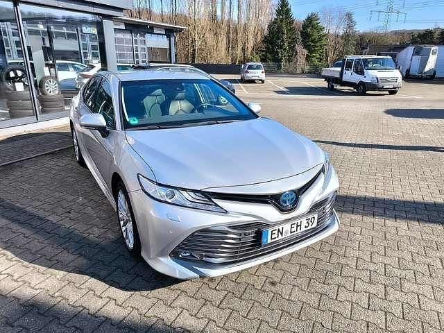 Gebraucht Toyota Camry Executive 178 PS (130 kW) 2019 Silber 1f7 Limousine