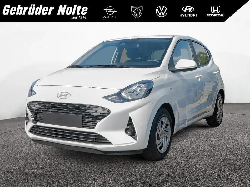 Weiss / Neu 2025 Hyundai i10 Select Kleinwagen | 15.790 € (Fairer Preis) - Bild 1/4