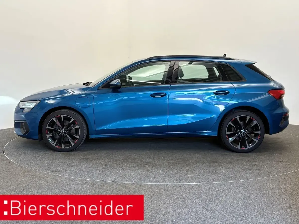 Gebraucht Audi A3 Ambiente 204 PS (150 kW) 2021 Blau Limousine