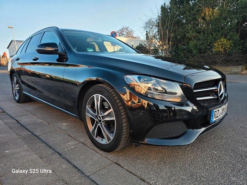 Gebraucht Mercedes C220 170 PS (125 kW) 2017 Schwarz Kombi