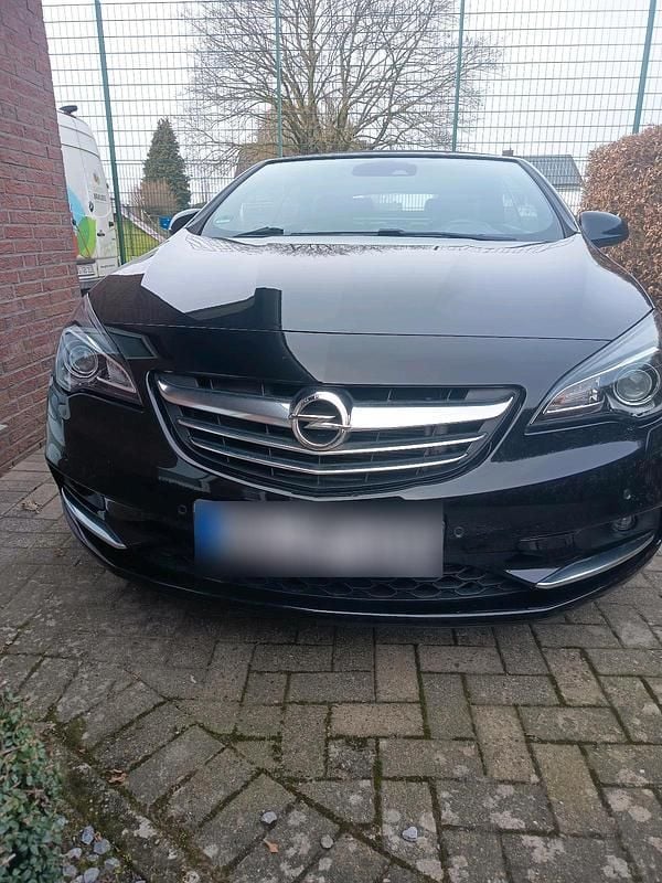 Gebraucht Opel Cascada Ultimate 140 PS (102 kW) 2018 Schwarz Cabrio