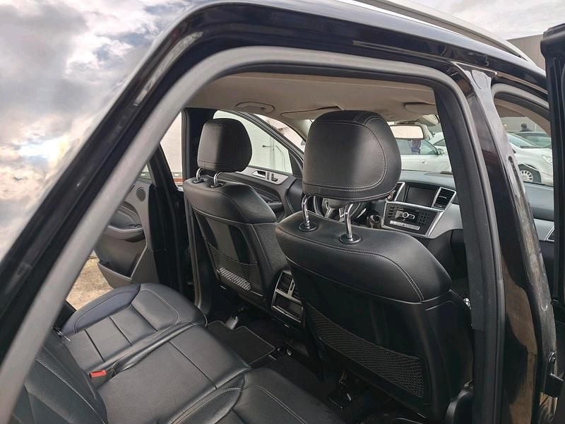Gebraucht Mercedes ML350 258 PS (189 kW) 2011 Schwarz SUV