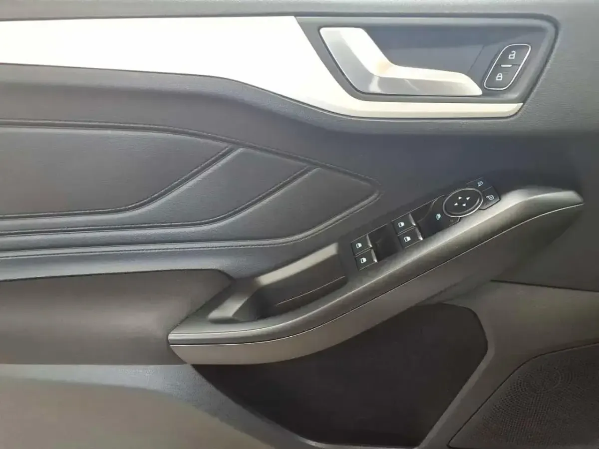 Gebraucht Ford Focus Cool & Connect 120 PS (88 kW) 2021 Weiß Kombi