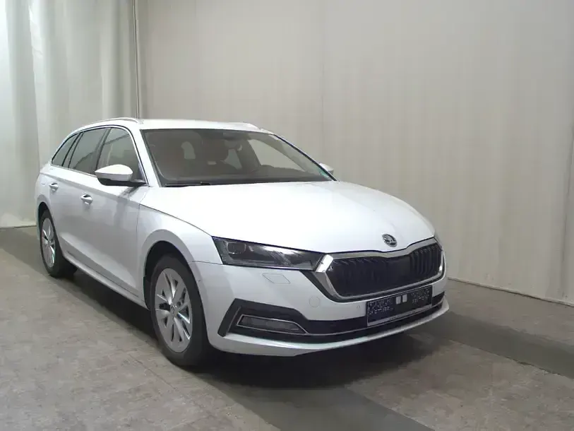 Gebraucht Skoda Octavia Style 150 PS (110 kW) 2023 Weiss Kombi