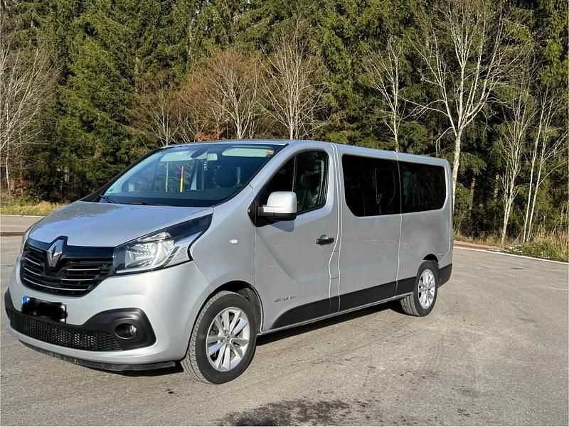 Silber Gebraucht 2016 Renault Trafic Van / Kleinbus | 13.800 € (Teuer) - Bild 1/4