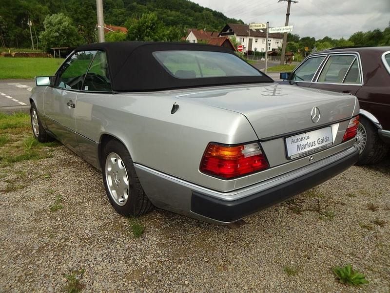 Gebraucht Mercedes 320 220 PS (161 kW) 1993 Silber Cabrio