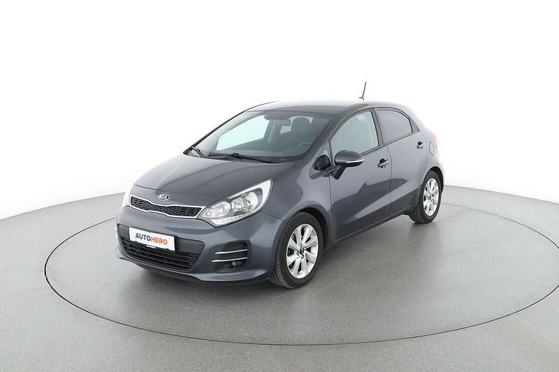 Grau Gebraucht 2016 Kia Rio 2 Limousine | 9.430 € (Teuer) - Bild 1/3
