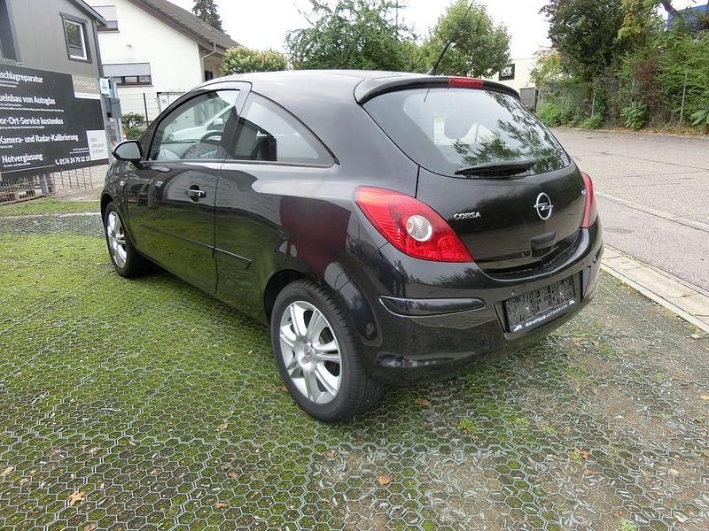 Second-hand Opel Corsa Cosmo 90 CP (66 kW) 2007 Negru Coupe
