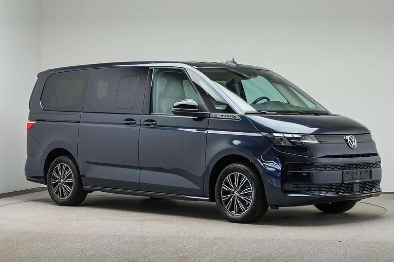 Second-hand VW Multivan 150 CP (110 kW) 2023 Albastru Monovolum