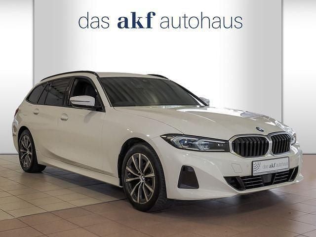 Gebraucht BMW 320 Sport Line 190 PS (139 kW) 2023 Alpinweiss iii Kombi