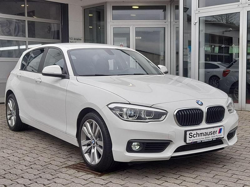 Weiß Gebraucht 2016 BMW 118 Advantage Kleinwagen | 16.666 € (Fairer Preis) - Bild 1/4