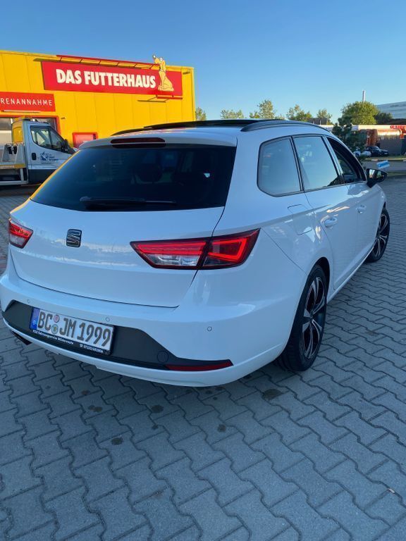 Weiß Gebraucht 2016 Seat Leon ST FR Kombi | 12.500 € (Fairer Preis) - Bild 1/4