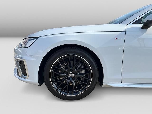 Gebraucht Audi A4 S-Line 204 PS (150 kW) 2024 Gletscherweiß metallic Kombi