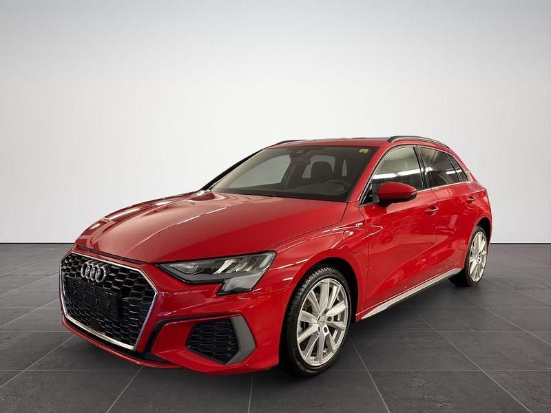 Gebraucht Audi A3 S-Line 150 PS (110 kW) 2022 Rot Limousine