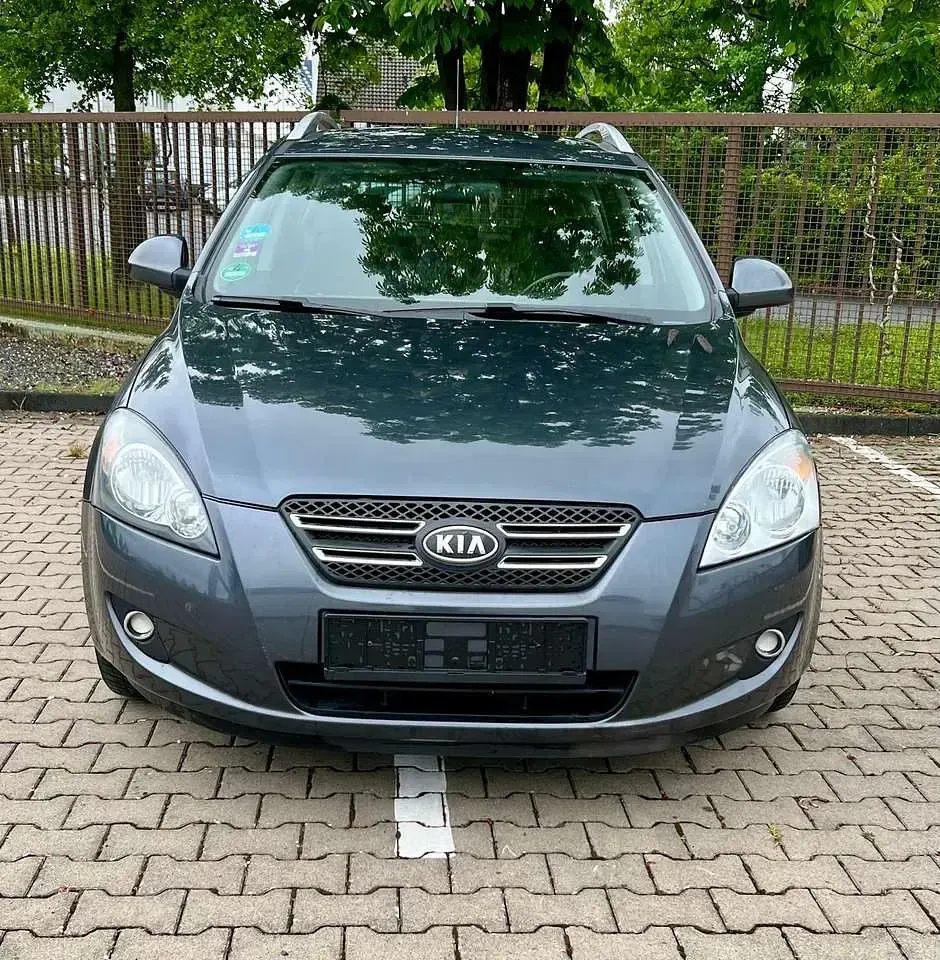 Gebraucht Kia Ceed Sportswagon LX 116 PS (85 kW) 2009 Grau Kombi