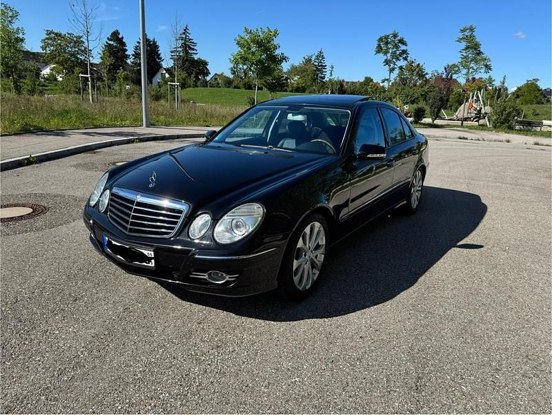 Schwarz Gebraucht 2007 Mercedes E280 Limousine | 14.599 € - Bild 1/4